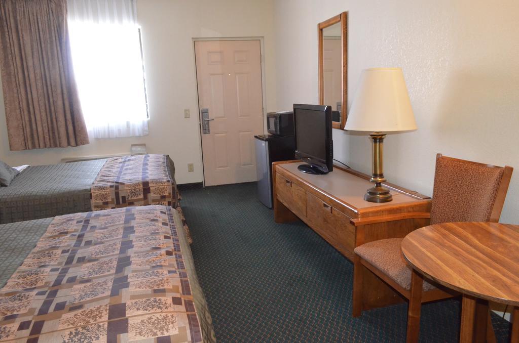 National 9 Motel